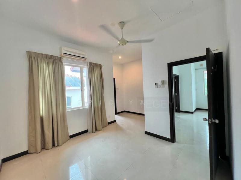 Rumah Berkembar untuk Dijual di Setia Eco Park (Setia Alam) - Eric Yap - Living Room - PropertyGuru.com.my