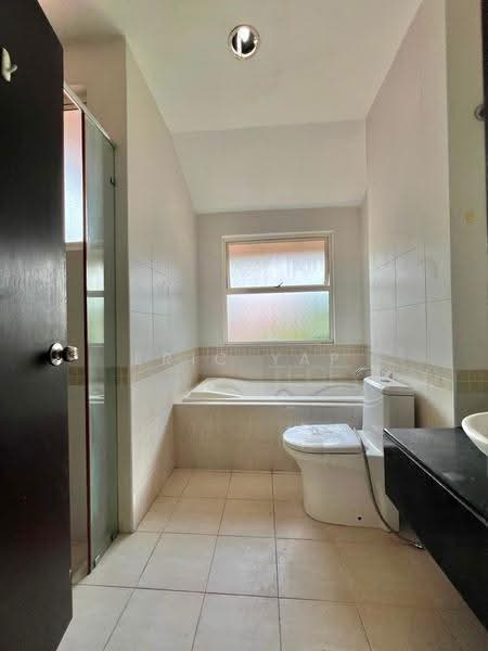 Rumah Berkembar untuk Dijual di Setia Eco Park (Setia Alam) - Eric Yap - Bathroom - PropertyGuru.com.my