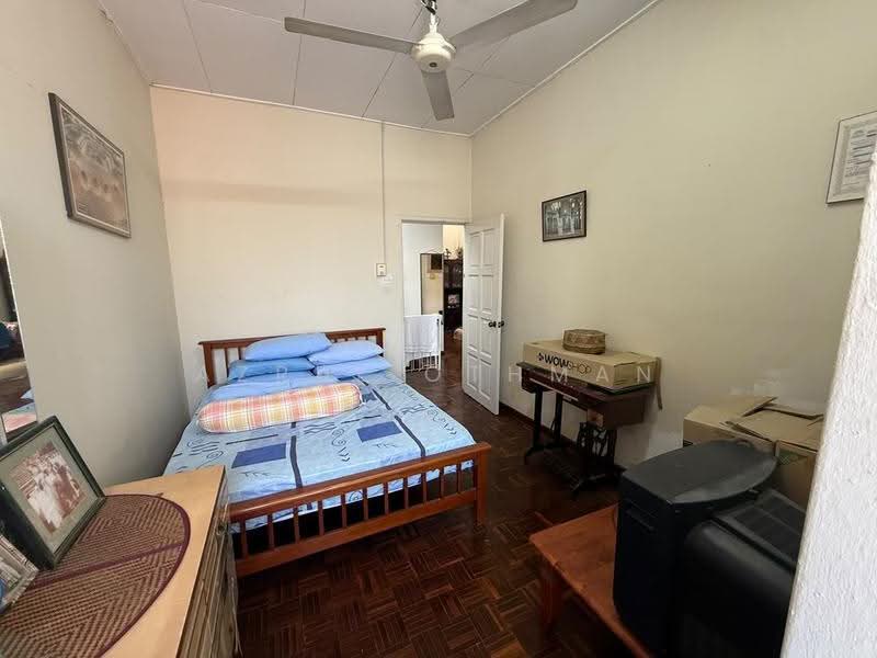 2-storey Terraced House for Sale in Taman Alamanda (Senawang) - Azrul Othman - Bedroom - PropertyGuru.com.my
