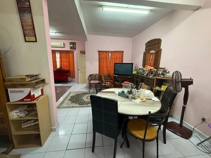 2-storey Terraced House for Sale in Taman Alamanda (Senawang) - Azrul Othman - Living Room - PropertyGuru.com.my