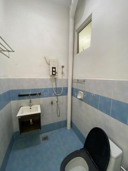 2-storey Terraced House for Sale in Taman Bestari Indah (Ulu Tiram) - Zack Chow - Bathroom - PropertyGuru.com.my