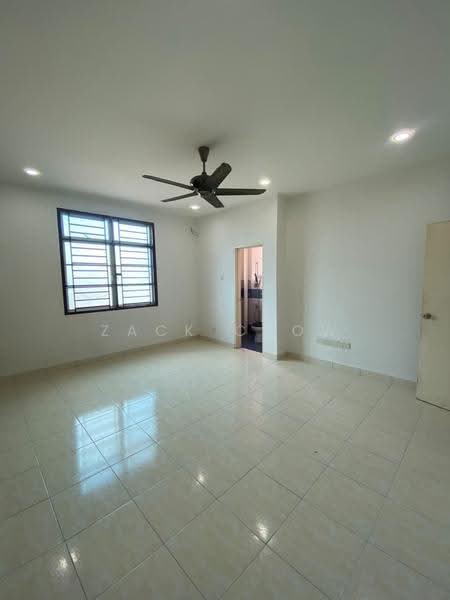 2-storey Terraced House for Sale in Taman Bestari Indah (Ulu Tiram) - Zack Chow - Living Room - PropertyGuru.com.my