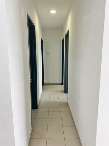 Apartment for Rent at Lake View Suites - Michelle Lim - Corridor - PropertyGuru.com.my