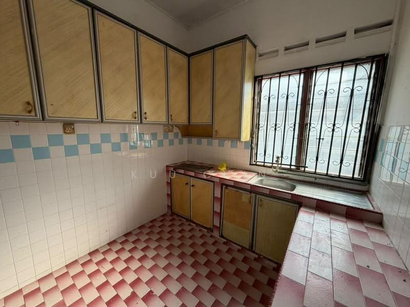 1-storey Terraced House for Sale in Taman Universiti (Skudai) - Kuu Chin - Kitchen - PropertyGuru.com.my