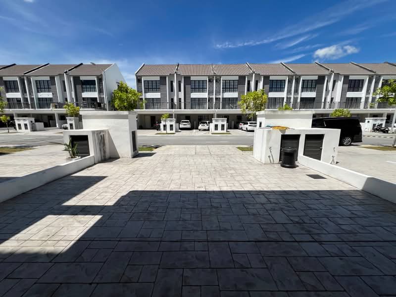 3-storey Terraced House for Rent in Sepang (Selangor) - Alex Tong - PropertyGuru.com.my