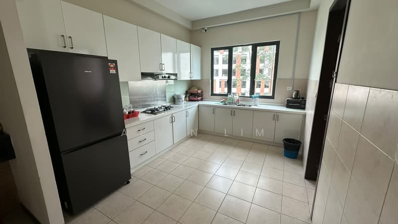 Kondominium untuk Disewa di Nautica Lake Suites - Alvin Lim - Kitchen - PropertyGuru.com.my