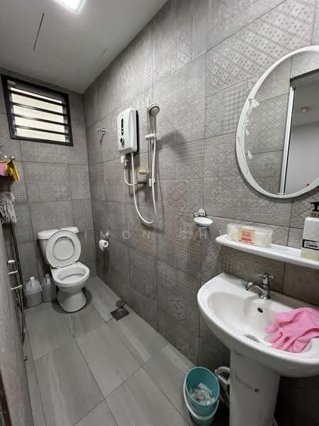 Shop / Office for Sale in Taman Maluri (Cheras) - Simon Chin - Bathroom - PropertyGuru.com.my
