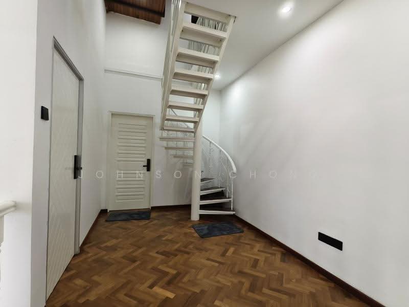 Bungalow House untuk Dijual di Taman Stulang Laut (Johor Bahru) - Johnson Chong - Entrance - PropertyGuru.com.my