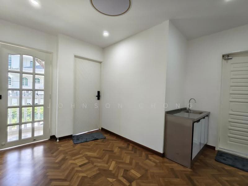 Bungalow House untuk Dijual di Taman Stulang Laut (Johor Bahru) - Johnson Chong - Entrance - PropertyGuru.com.my