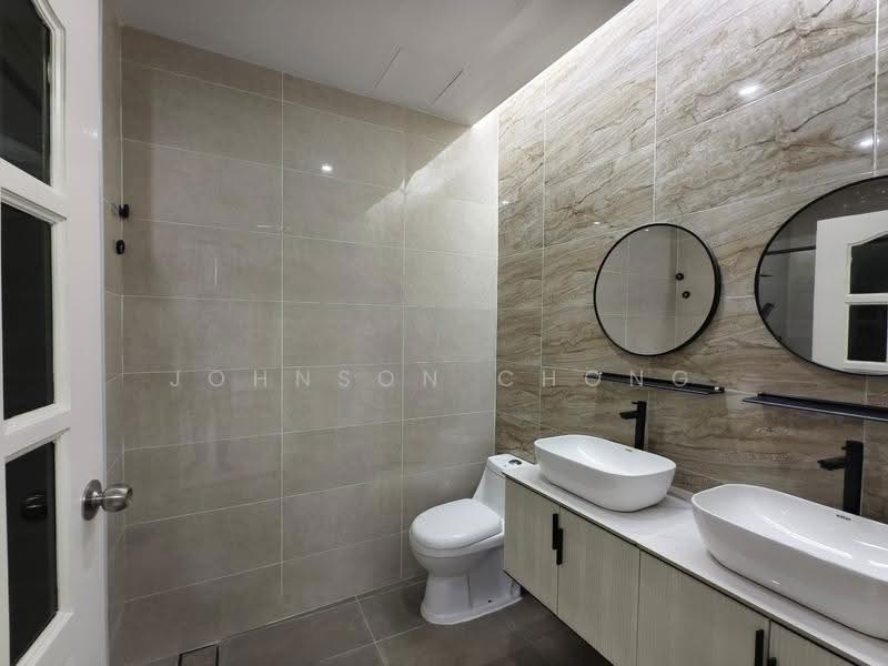Bungalow House untuk Dijual di Taman Stulang Laut (Johor Bahru) - Johnson Chong - Bathroom - PropertyGuru.com.my