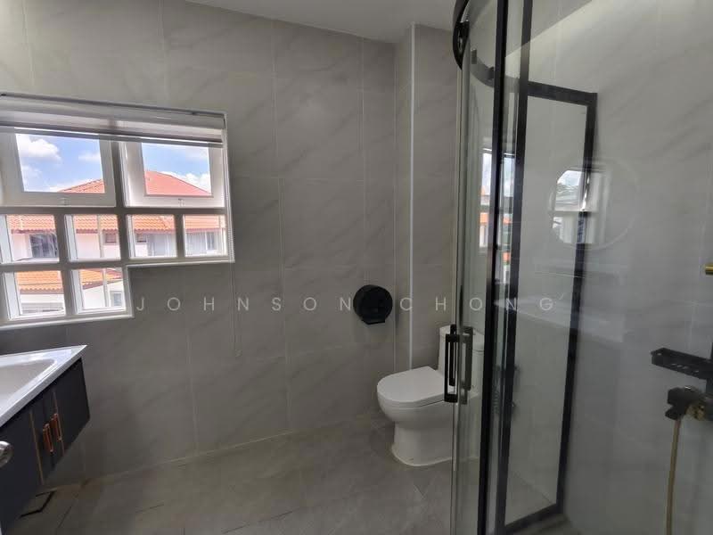Bungalow House untuk Dijual di Taman Stulang Laut (Johor Bahru) - Johnson Chong - Bathroom - PropertyGuru.com.my