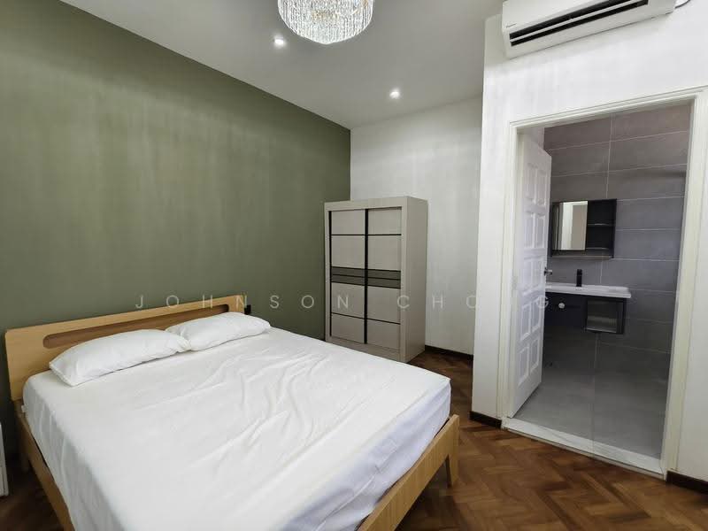 Bungalow House untuk Dijual di Taman Stulang Laut (Johor Bahru) - Johnson Chong - Bedroom - PropertyGuru.com.my