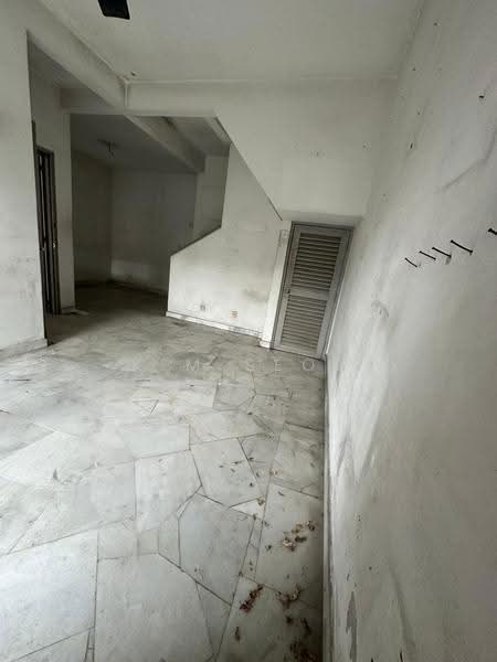 Rumah Teres untuk Dijual di Usj 12 (Subang Jaya) - K.M Seow - Living Hall - PropertyGuru.com.my