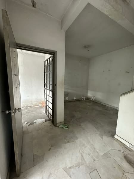 Rumah Teres untuk Dijual di Usj 12 (Subang Jaya) - K.M Seow - Dining Hall - PropertyGuru.com.my