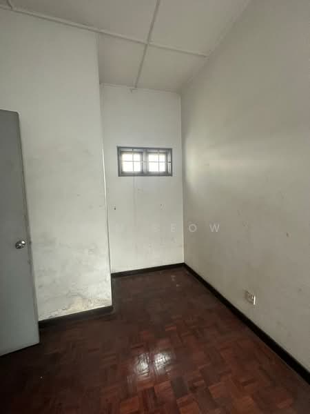 Rumah Teres untuk Dijual di Usj 12 (Subang Jaya) - K.M Seow - Bedroom 3 - PropertyGuru.com.my