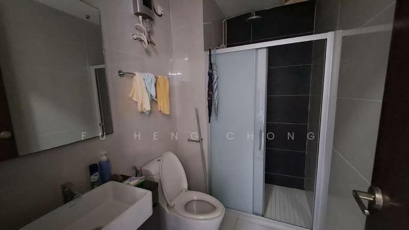 Condominium for Sale at Amberside @ Country Garden Danga Bay - Fu Heng Chong - Bathroom - PropertyGuru.com.my