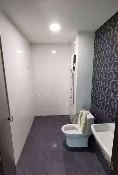 Service Residence for Sale at Wave @ Marina Cove - Nico Ho - Bathroom - PropertyGuru.com.my