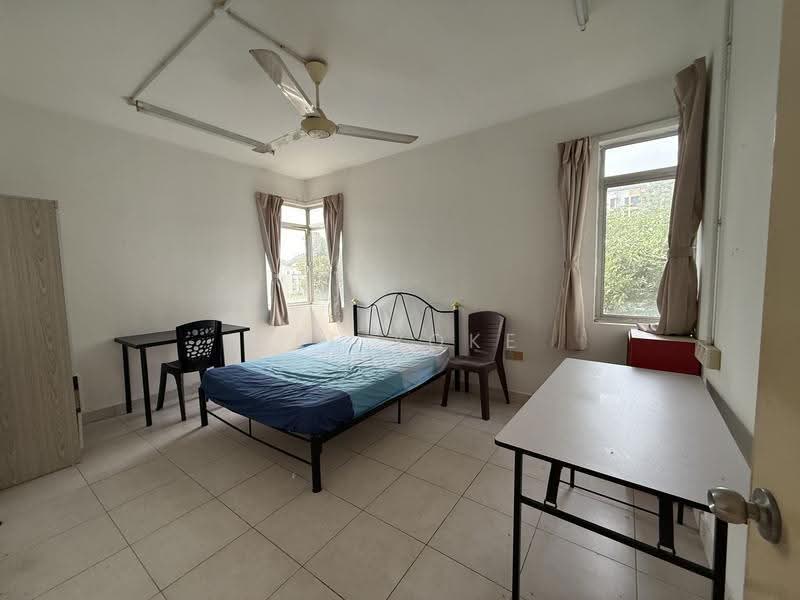 Kondominium untuk Dijual di Cyberia Smart Homes - Bee Yoke - Bedroom - PropertyGuru.com.my