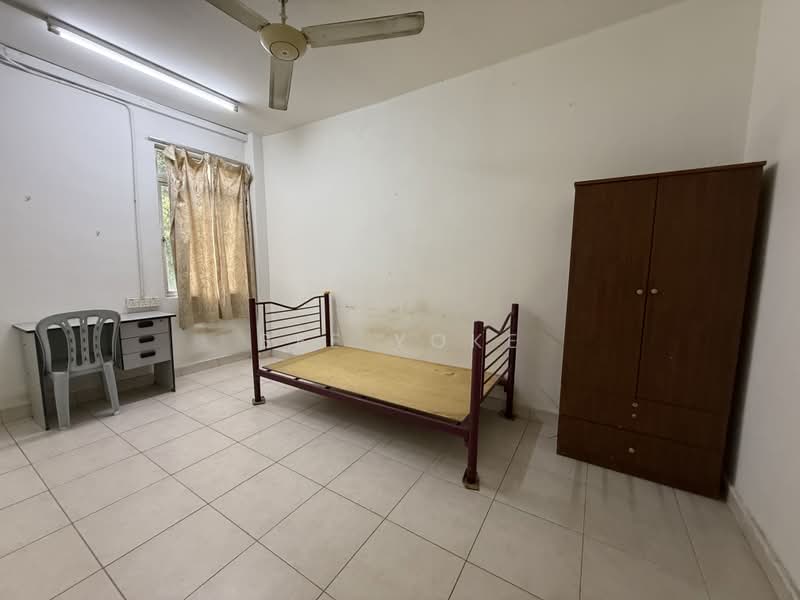 Kondominium untuk Dijual di Cyberia Smart Homes - Bee Yoke - Bedroom - PropertyGuru.com.my