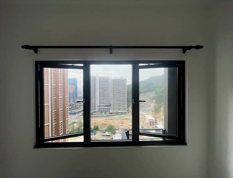 Kediaman Servis untuk Dijual di D'Vervain - Angel Lim - Livingroom Window - PropertyGuru.com.my