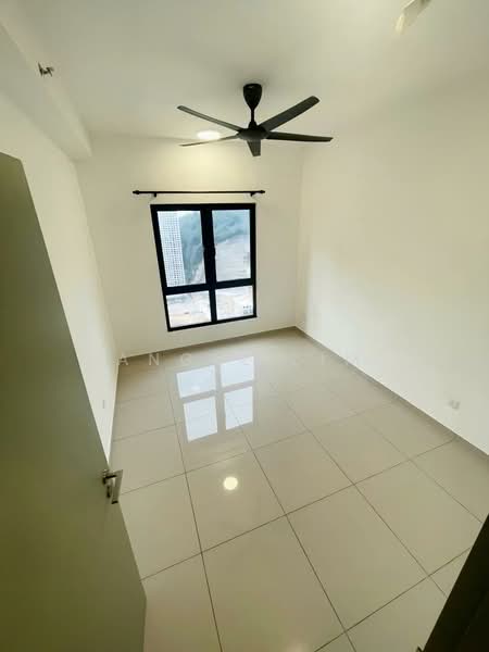 Kediaman Servis untuk Dijual di D'Vervain - Angel Lim - Master Bedroom - PropertyGuru.com.my