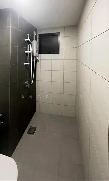 Kediaman Servis untuk Dijual di D'Vervain - Angel Lim - Bathroom - PropertyGuru.com.my