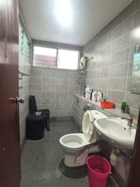 Kondominium untuk Disewa di Alam Damai - Vui Onn Liaw - Bathroom - PropertyGuru.com.my