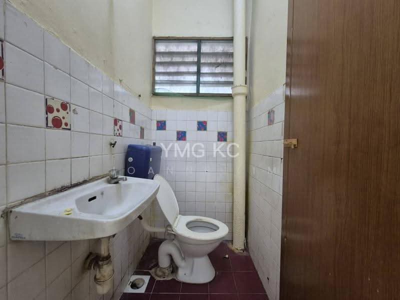 Rumah Teres 2-Tingkat untuk Dijual di Shah Alam (Selangor) - Joanne Lim - Bathroom - PropertyGuru.com.my