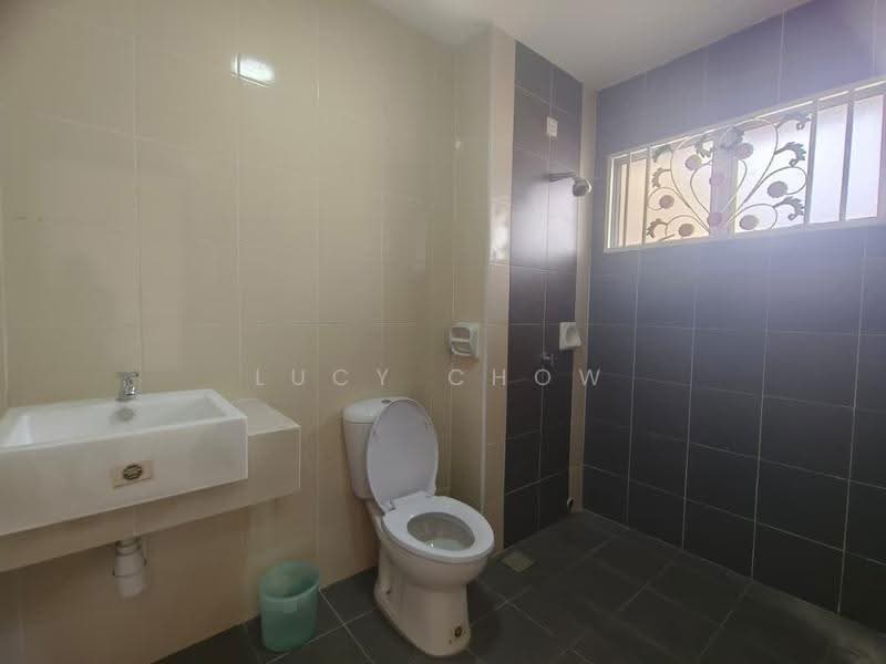 2-storey Terraced House for Rent in Rawang (Selangor) - Lucy Chow - Bathroom - PropertyGuru.com.my