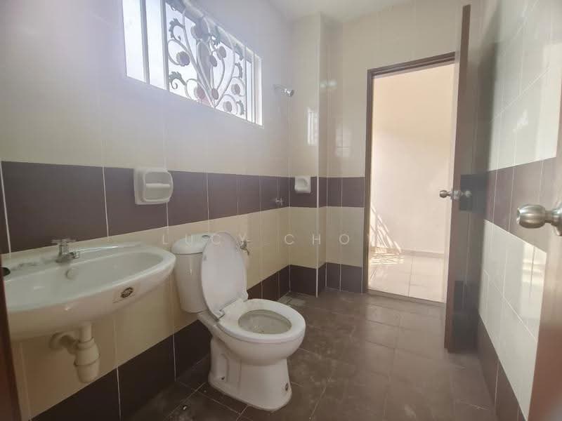2-storey Terraced House for Rent in Rawang (Selangor) - Lucy Chow - Bathroom - PropertyGuru.com.my