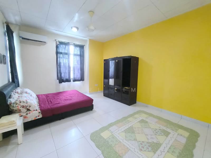 2-storey Terraced House for Sale in Bandar Dato Onn (Tebrau) - Karl Lim - Bedroom - PropertyGuru.com.my