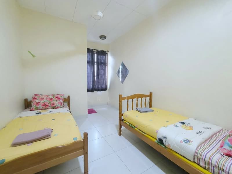 2-storey Terraced House for Sale in Bandar Dato Onn (Tebrau) - Karl Lim - Bedroom - PropertyGuru.com.my