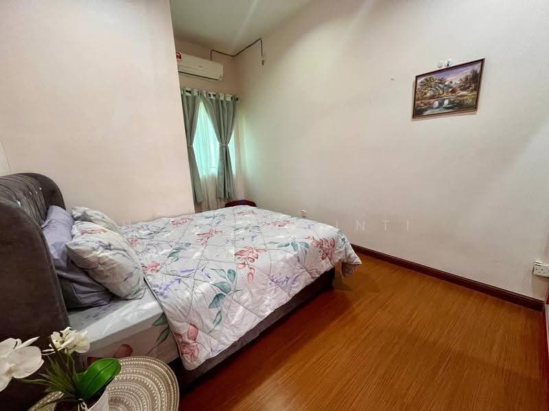 Terraced House for Sale in Shah Alam (Selangor) - Hartini Binti Ismail - Bedroom - PropertyGuru.com.my