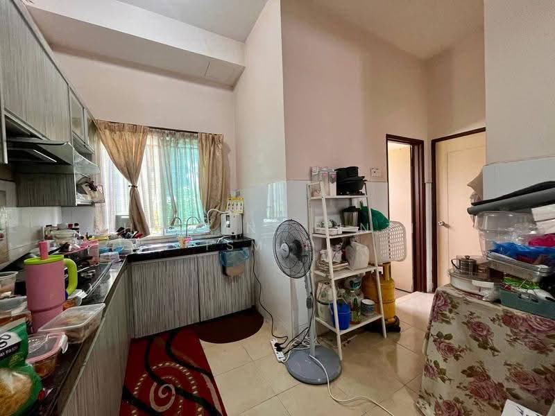 Terraced House for Sale in Shah Alam (Selangor) - Hartini Binti Ismail - Kitchen - PropertyGuru.com.my