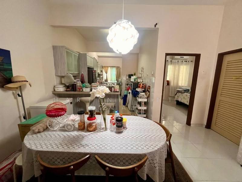 Terraced House for Sale in Shah Alam (Selangor) - Hartini Binti Ismail - Kitchen - PropertyGuru.com.my