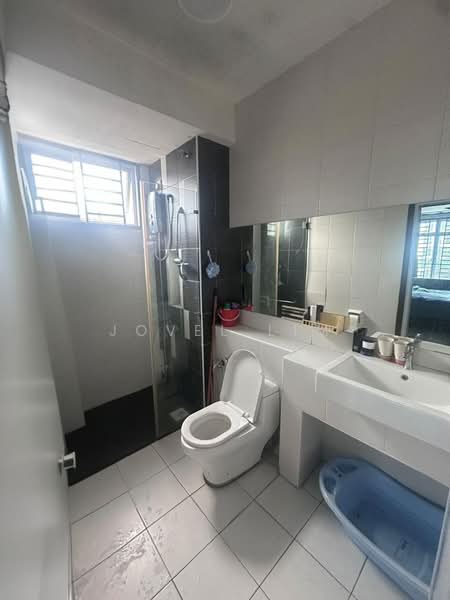 Service Residence for Sale at D'Ambience Residences (Pangsapuri Ikatan Flora) - Jovel Lim - Bathroom - PropertyGuru.com.my