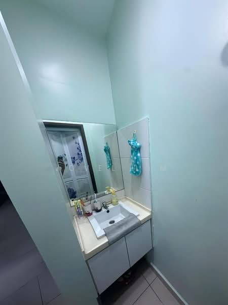 Service Residence for Sale at D'Ambience Residences (Pangsapuri Ikatan Flora) - Jovel Lim - Bathroom - PropertyGuru.com.my