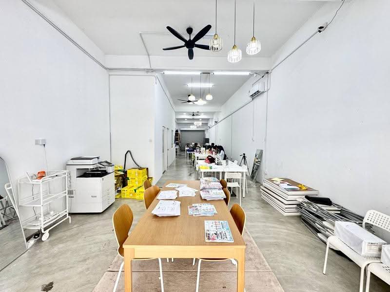 Shop / Office untuk Dijual di Kajang (Selangor) - Azli Ibrahim - Interior - PropertyGuru.com.my