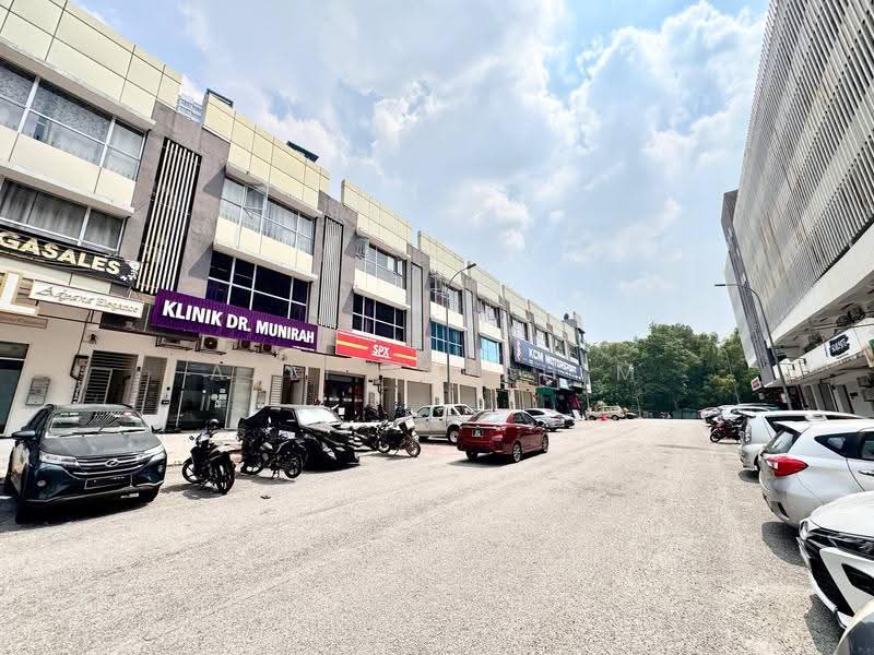 Shop / Office untuk Dijual di Kajang (Selangor) - Azli Ibrahim - Exterior - PropertyGuru.com.my