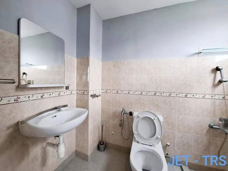 Kondominium untuk Dijual di Pelangi Heights 2 - Joanne Lim - Bathroom - PropertyGuru.com.my
