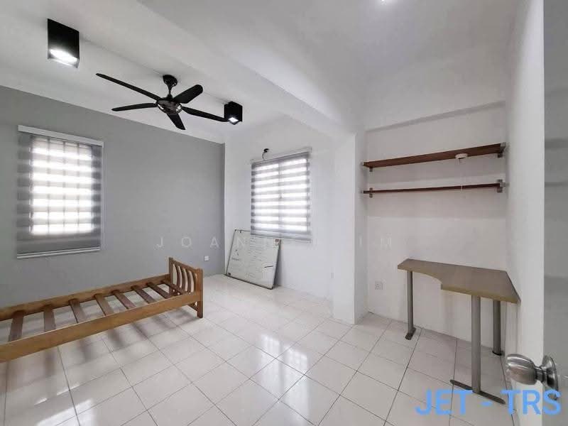 Kondominium untuk Dijual di Pelangi Heights 2 - Joanne Lim - Bedroom - PropertyGuru.com.my