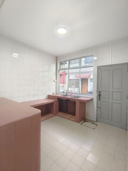 2-storey Terraced House for Sale in Taman Kluang Barat (Kluang) - Marcus Tey - Kitchen - PropertyGuru.com.my