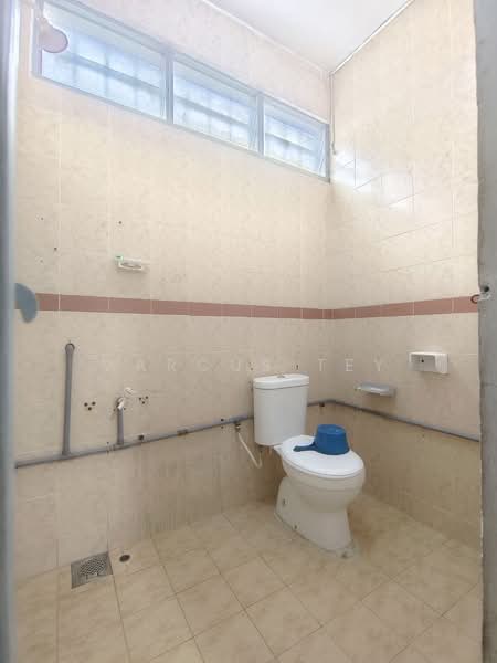 2-storey Terraced House for Sale in Taman Kluang Barat (Kluang) - Marcus Tey - Bathroom - PropertyGuru.com.my