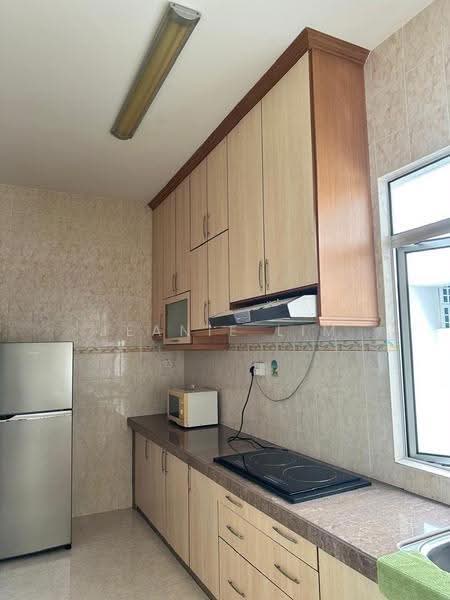 Kondominium untuk Disewa di Marina Tower (Ratu Mutiara) - Jeanie Lim - Kitchen - PropertyGuru.com.my