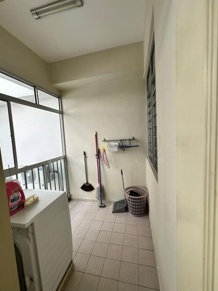 Kondominium untuk Disewa di Marina Tower (Ratu Mutiara) - Jeanie Lim - Balcony - PropertyGuru.com.my
