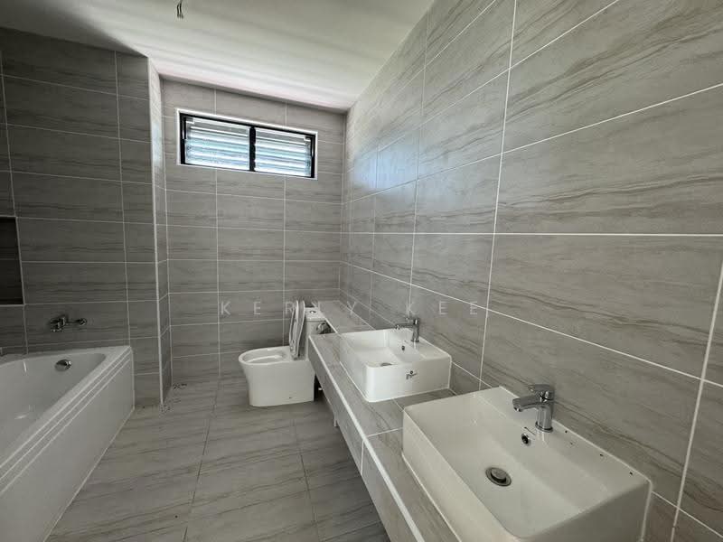 Semi-Detached House for Sale in Bandar Cassia (Batu Kawan) - Kerly Kee - Bathroom - PropertyGuru.com.my