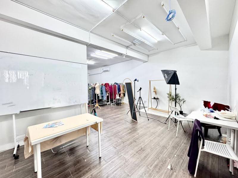 Shop / Office untuk Dijual di Kajang (Selangor) - Azli Ibrahim - Interior - PropertyGuru.com.my