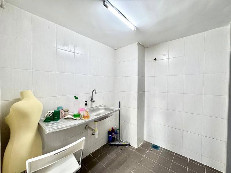 Shop / Office untuk Dijual di Kajang (Selangor) - Azli Ibrahim - Interior - PropertyGuru.com.my