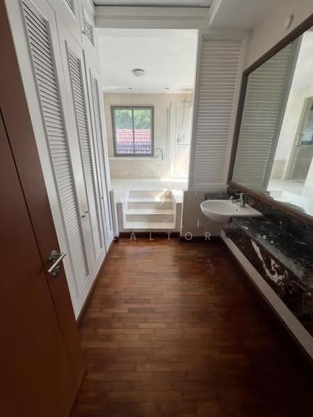 3.5-storey Terraced House for Rent in Sri Bukit Persekutuan (Bangsar) - Fadzli Realtor - Bathroom - PropertyGuru.com.my