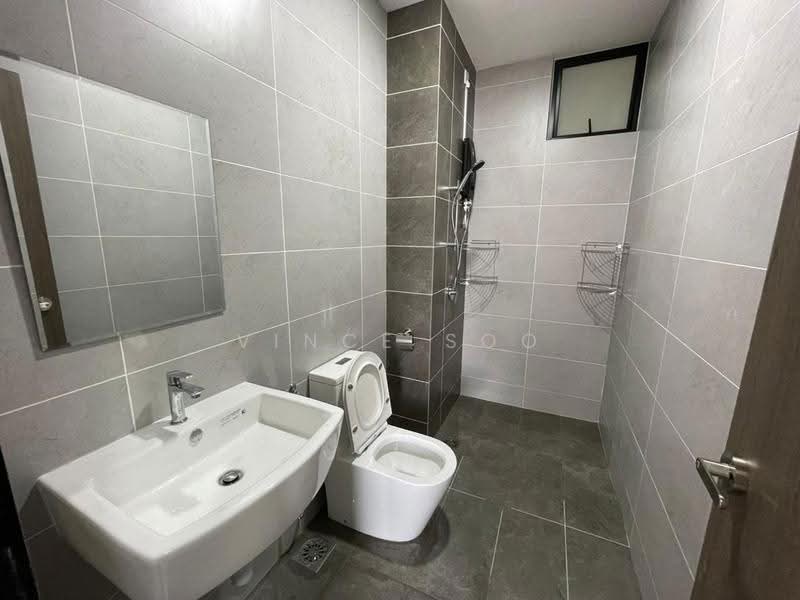 Kediaman Servis untuk Dijual di Twin Tower Residence - Vince Soo - Bathroom - PropertyGuru.com.my